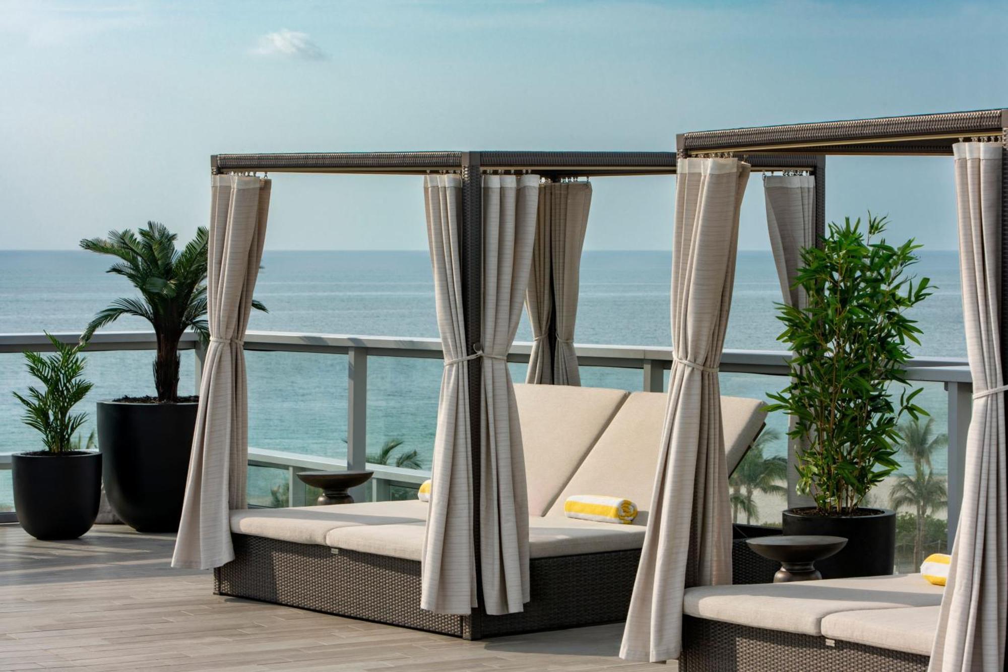 Ac Hotel By Marriott Miami Beach Exterior photo