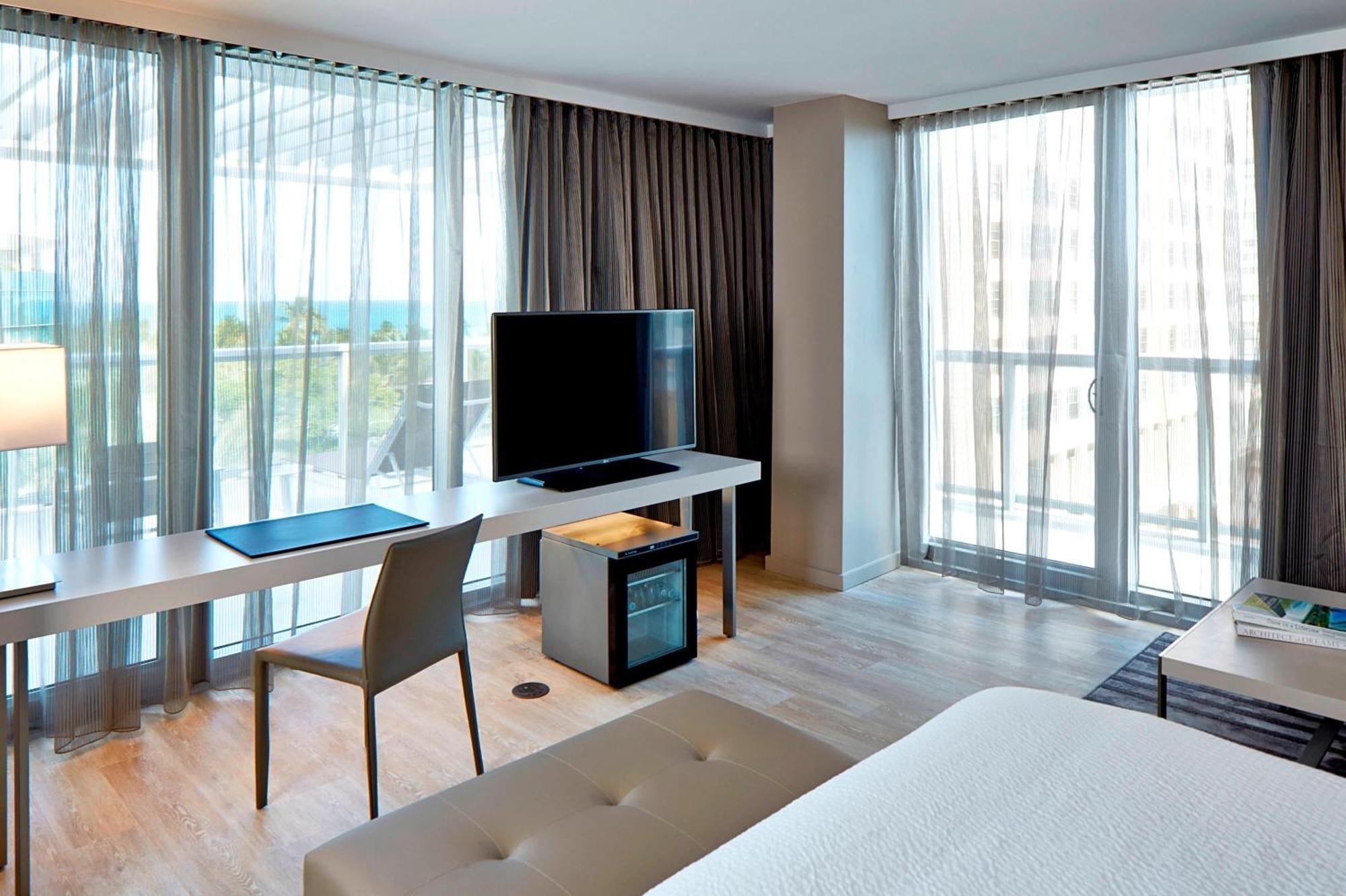 Ac Hotel By Marriott Miami Beach Exterior photo